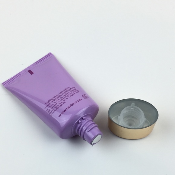 SOLD Tarte Bundle makeup wipes, lip, moisturizer - Picture 5 of 8